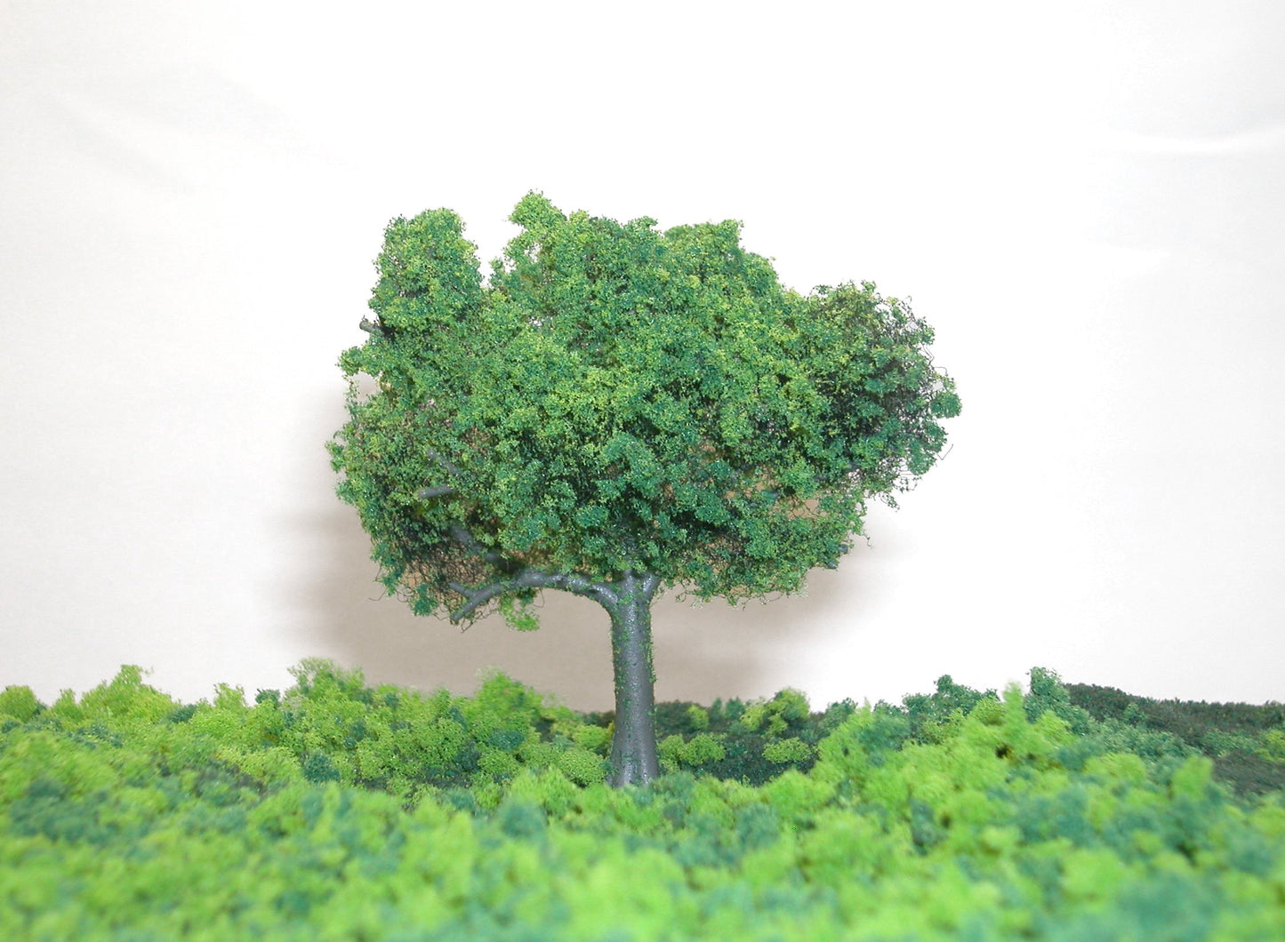 6101 Broad Deciduous Tree Kit (32 Small Trees)